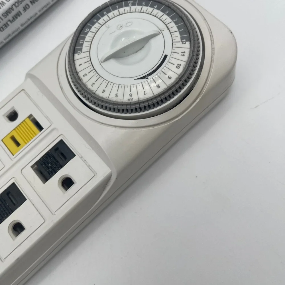 Coralife Aqualight Power Center Dual Day-Night Timer Wave-Maker 15A 1875W 01611